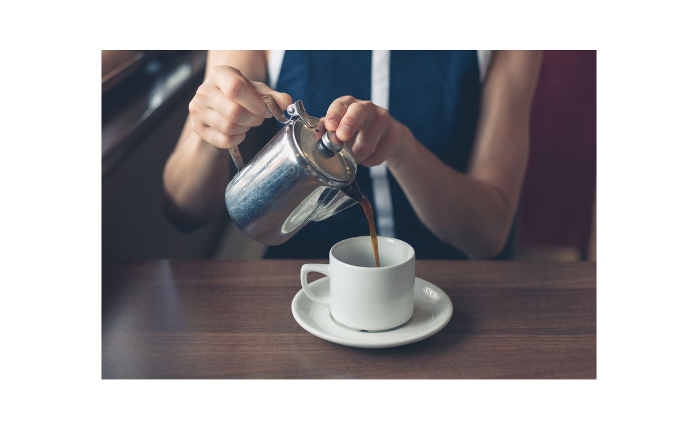 Czy kofeina podnosi ciśnienie? Fakty i mity o kawie